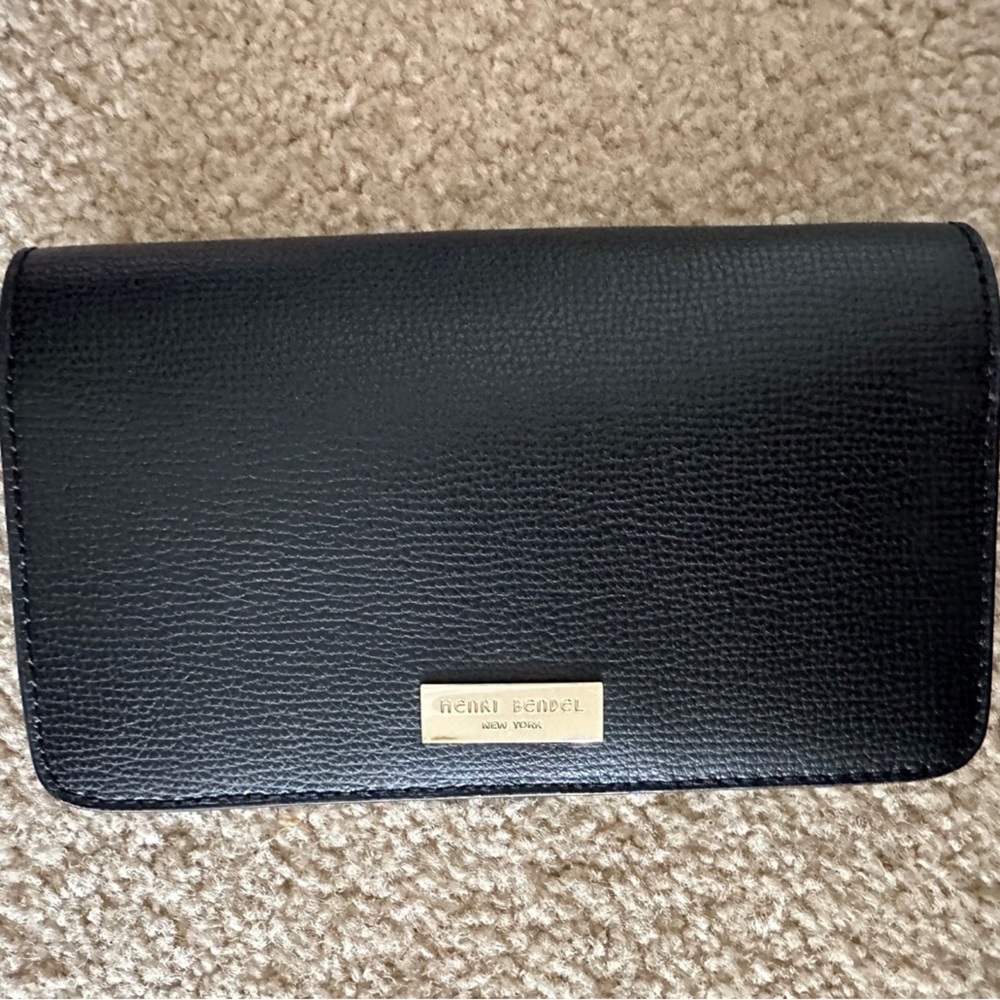 Henri Bendel Wallet EUC